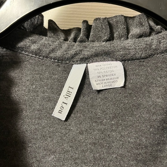 Gray short sleeve blouse with ruffles and cinched sides - Picture 3 of 3